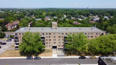 4 1/2 À LOUER BOUCHERVILLE - BLOC BÉTON, ACENSEUR, TOUT INCLUS