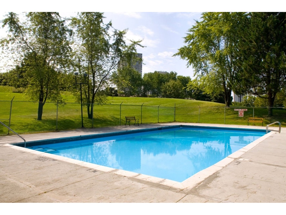 2 Bedroom Apartment for Rent - 300 Antibes Drive 5