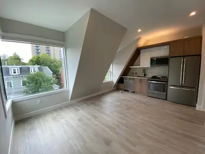 BRAND NEW ONE BEDROOM STEPS TO SMU & DOWNTOWN AVAILABLE AUG 1ST