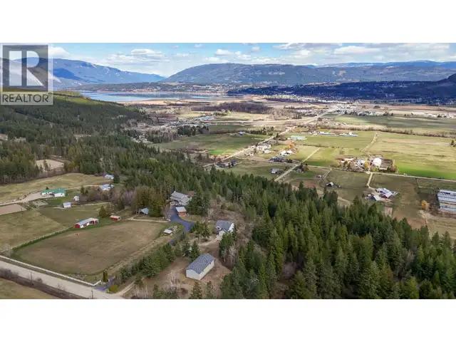 1500 Street SW Salmon Arm, British Columbia in Land for Sale in Kamloops - Image 5