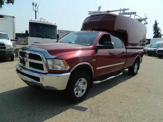 2014 Dodge Ram 3500 CREW CAB LONG BOX 3500 4X4 /WITH SPACE CAP &