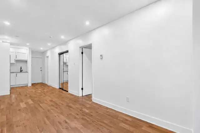 3 et demi limitrophe Plateau Mont Royal avec 4 électroménagers | Long ...