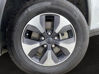 This Jeep Grand Cherokee is equipped with: Remote Start, 2.0L I4 DOHC, 4WD, 10 Speakers, Capri Leath... (image 6)