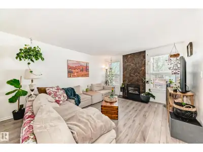 This renovated, 2-storey townhouse has so much to offer. Located in an established area, this home h...