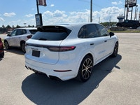 PRICING POLICY:**All advertised pricing reflects our special financing offer. A $2,500 finance incen... (image 4)