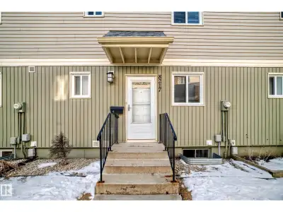 Fantastic opportunity for first-time buyers or investors! This charming 2-bedroom townhouse in the h...