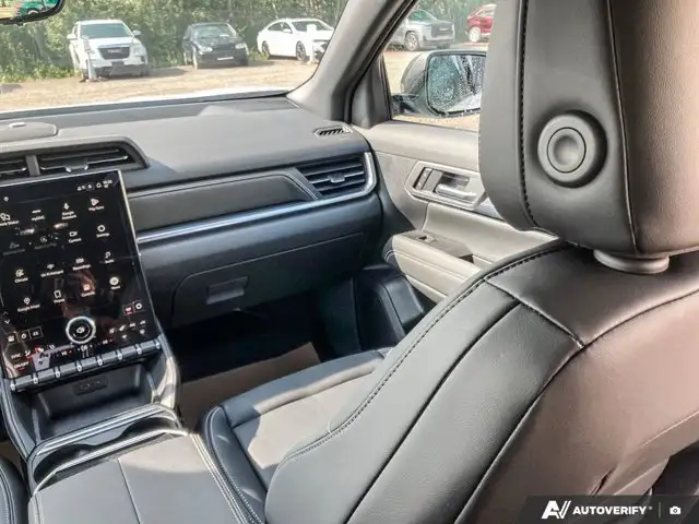 2027 GMC Terrain AWD Elevation5746866571450880025