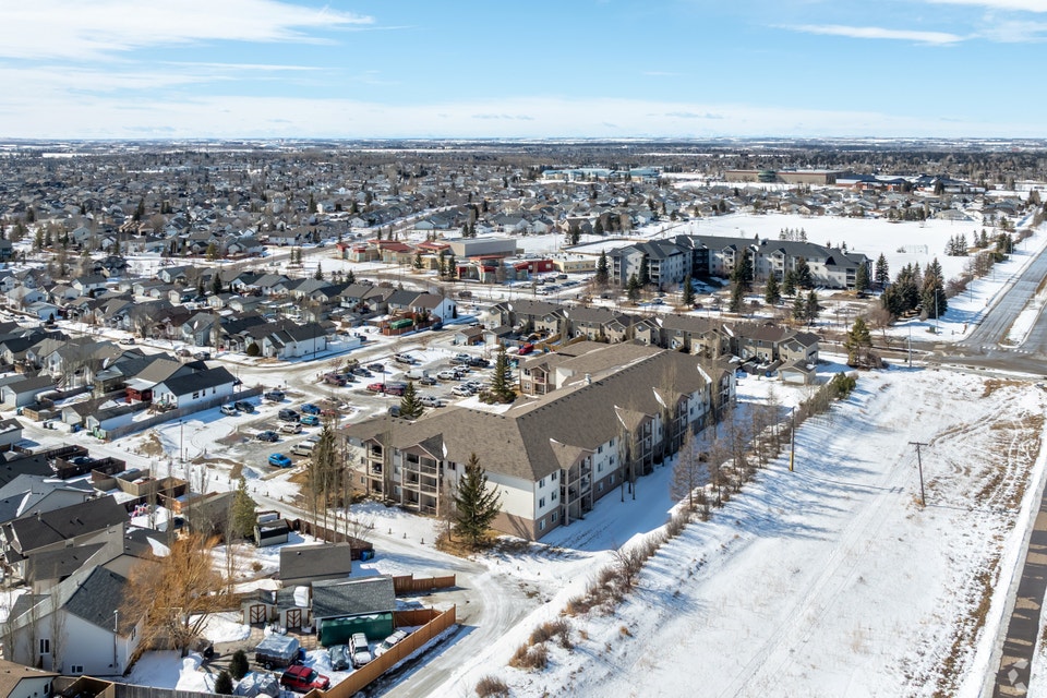 Renovated 2 bedroom at Lonsdale Court 5