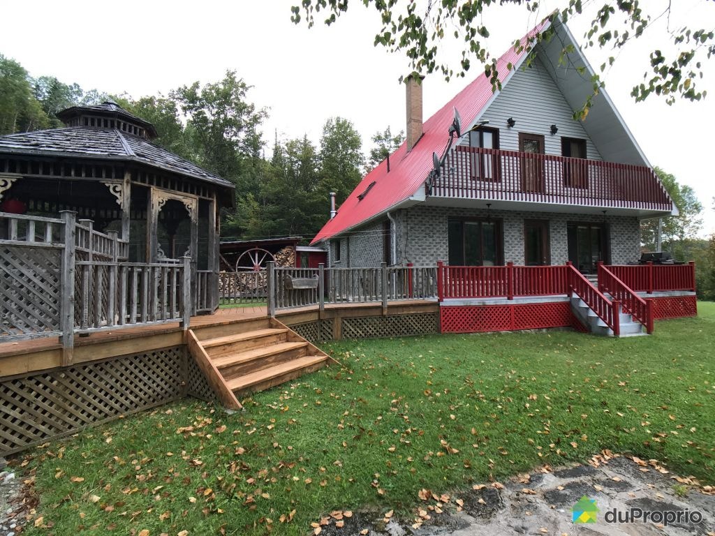 $729,000 - Acreage / Hobby Farm / Ranch for sale in St-Fulgence — photo 1