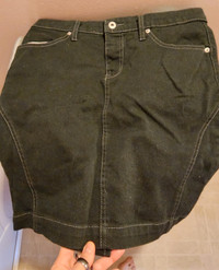 Jean Skirt, Black, size 6, 18 inches long