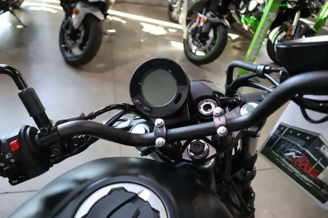 2025 Kawasaki ELIMINATOR 500 Black in Street, Cruisers & Choppers in Edmonton - Image 4