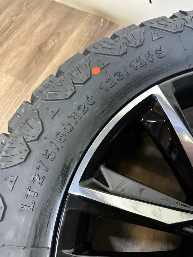 275/60/20 tires Rims 6x139.7 GMC Chevy 1500 in Tires & Rims in Saskatoon - Image 3