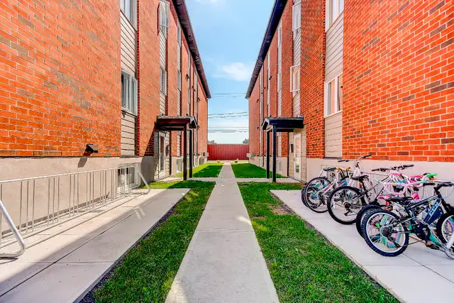 MAGINIFQUES 5 1/2 DISPONIBLES IMMÉDIATEMENT, JUIN OU JUILLET in Long Term Rentals in Saint-Jean-sur-Richelieu - Image 9