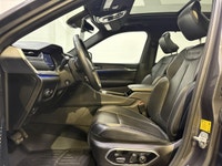 Experience refined capability and comfort with the 2022 Jeep Grand Cherokee L Overland, now availabl... (image 6)