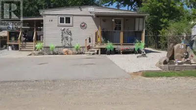 Wonderful 1976 bendix mobile home serial#1253, completely updated mobile home welcomes you.Amazing c...
