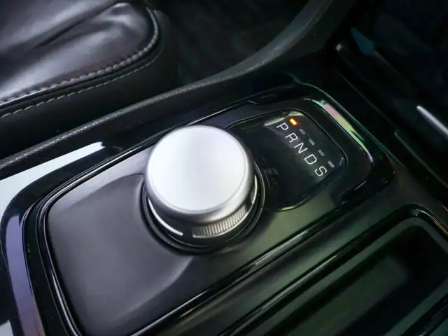 2017 Chrysler 3006045798473780633612
