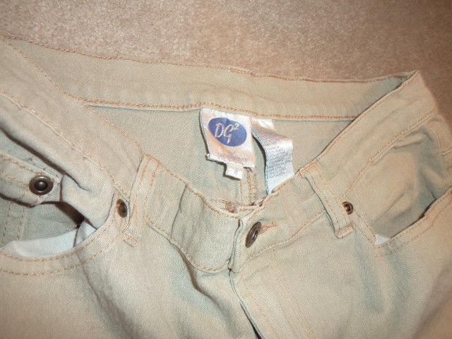 ladies size 8-true to size -diane Gilman stretch denim jeans. in Women's - Bottoms in Winnipeg - Image 2