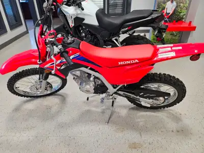 NOW IN STOCK Air-cooled, single cylinder Electronic fuel injection 4-speed manual clutch Large wheel...