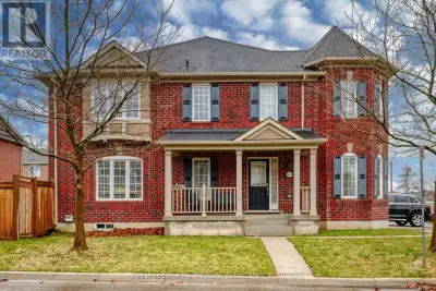 Welcome to 440 Dalhousie Gate-A Bright & Beautiful Corner Unit in the Heart of MiltonStep into comfo...