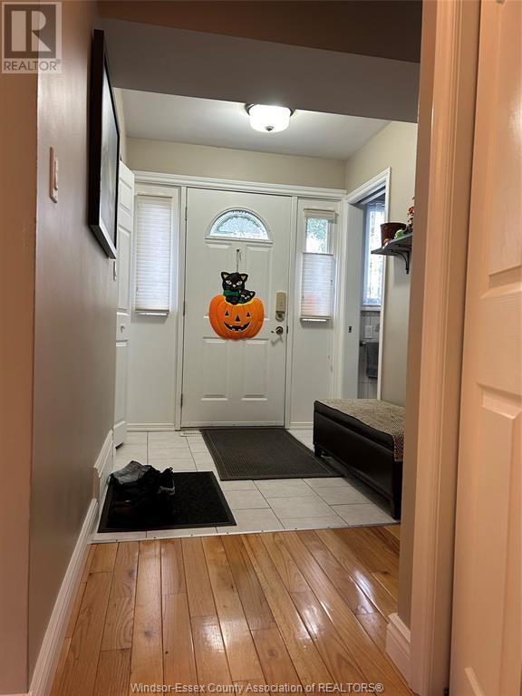 916 WESTCHESTER DRIVE Windsor, Ontario Houses for Sale Windsor