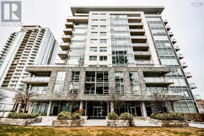 Welcome to your stylish condo in the sought-after Kings Wharf community. This spacious one-bedroom,...