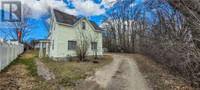 4 HINCKS AVENUE E Renfrew, Ontario