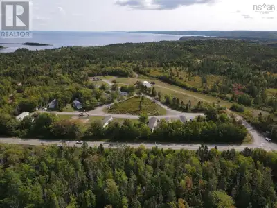 Visit REALTOR® website for additional information. Opportunity knocks! This 18.5-acre property consi...