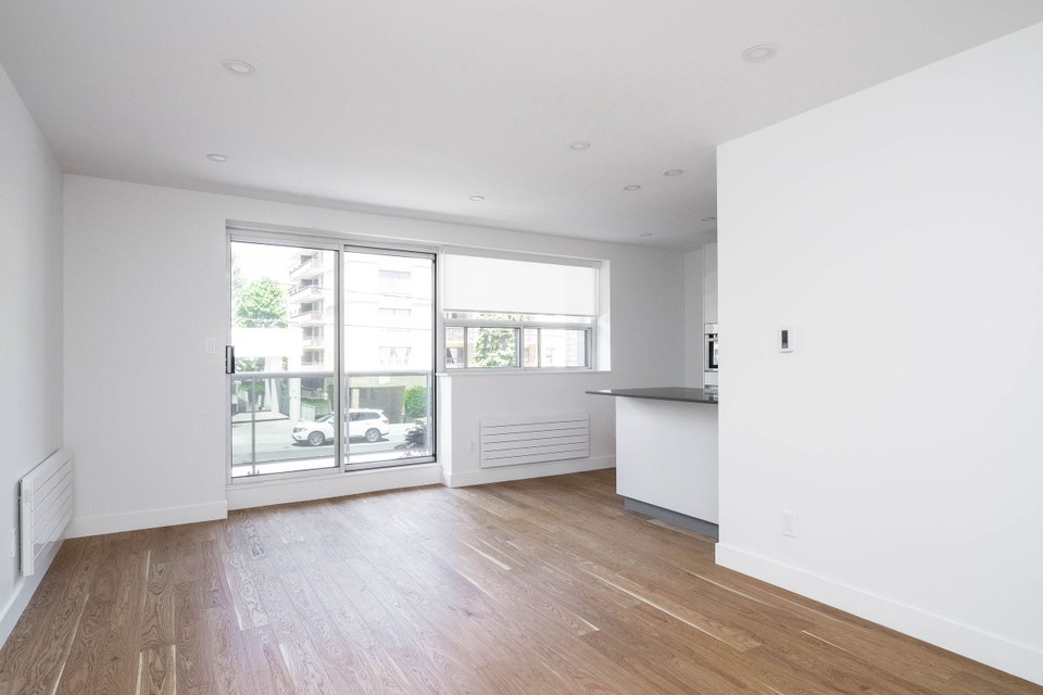 Renovated one bedroom - ID 560 5