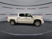 // ACCIDENT FREE!! // Built to handle work, travel, and daily life with ease, this 2025 Chevrolet Si... (image 8)