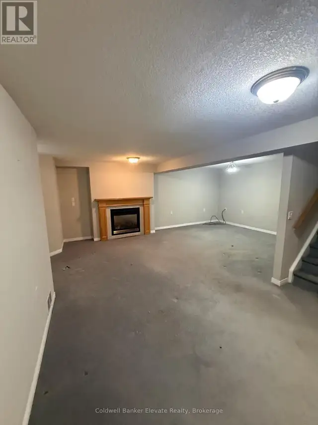 9 - 2705 KINGSWAY DRIVE Kitchener, Ontario in Houses for Sale in Kitchener / Waterloo - Image 9
