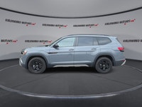 // ACCIDENT FREE!! // This 2025 Volkswagen Atlas Peak Edition 4WD is a bold midsize SUV built for bu... (image 4)