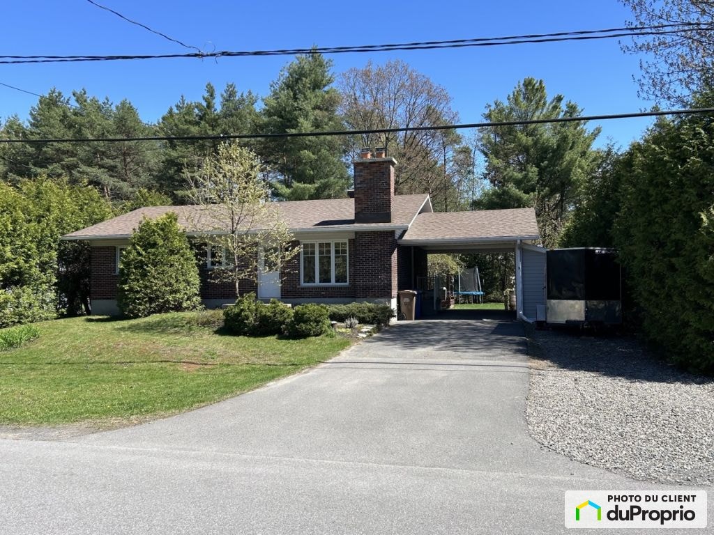 $427,350 - Bungalow for sale in St-Charles-Borromée — photo 1