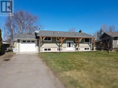 Nestled on the peaceful Riverview Drive, this solid family home offers a great layout with three bed...