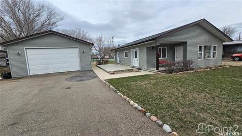 124 3rd STREET E in Houses for Sale in Swift Current