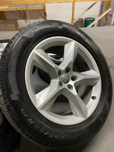 Amazing set of Audi Q7 2015 OEM wheels made by Ronal. NOTE: Tires are no longer good. 19x8 Bolt patt...