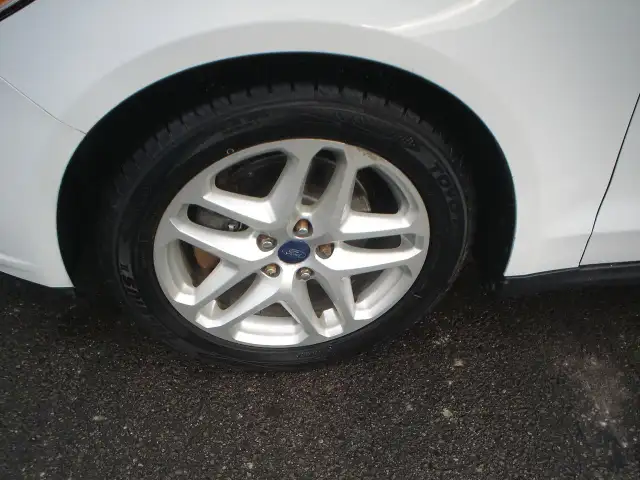 2014 Ford Fusion 4dr Sdn S Hybrid FWD in Cars & Trucks in Mississauga / Peel Region - Image 5