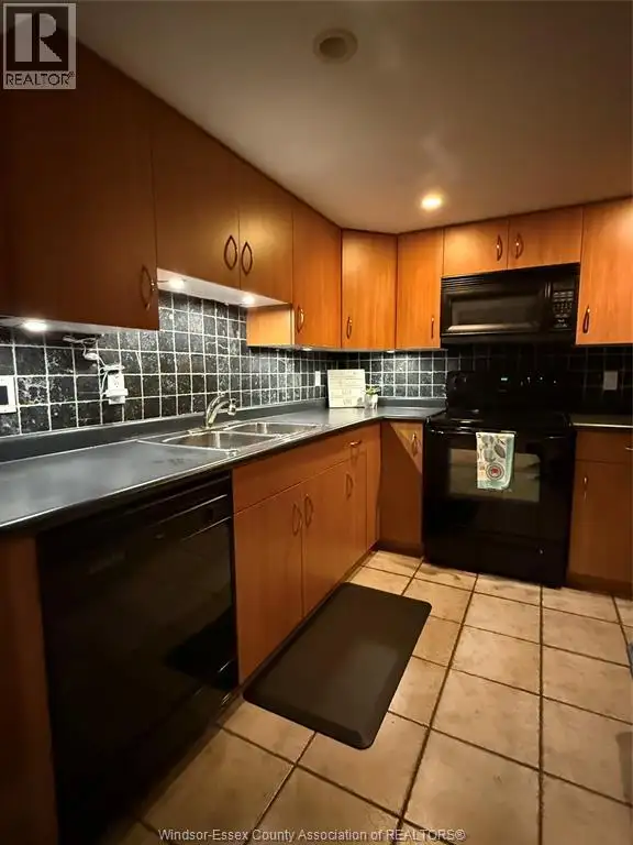 647 Irvine AVENUE Unit# 301 Windsor, Ontario in Condos for Sale in Windsor Region - Image 20