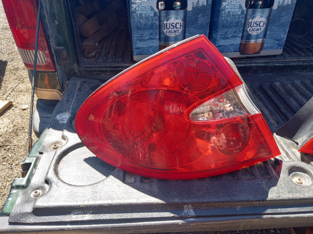 TAIL LIGHTS OFF 2008 BUICK ALLURE in Auto Body Parts in London - Image 3