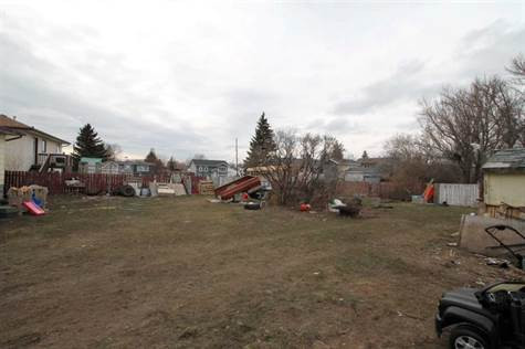 110 4 Avenue E in Houses for Sale in Lethbridge - Image 2