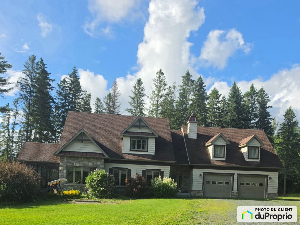 $599,999 - 2 Storey for sale in St-Georges — photo 1