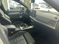 Sunroof, Navigation, Leather Seats, Heated Seats, Apple CarPlay, Heated Steering Wheel, Power Liftga... (image 7)