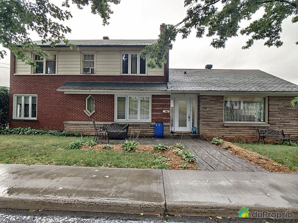 $550,000 - 2 Storey for sale in Victoriaville — photo 1