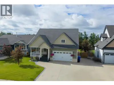 Set in Whispering Winds and backing onto the ball diamonds, this 5 bedroom, 3 bathroom home offers s...