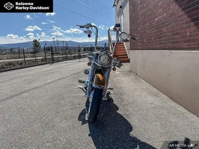 2018 Harley-Davidson Softail FLDE - Deluxe in Street, Cruisers & Choppers in Kelowna - Image 4