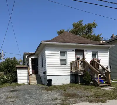 1 Bedroom Rental Unit– All Utilities & Parking Included – $1,475