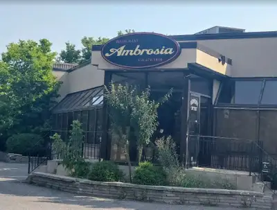 À LOUER | ESPACE COMMERCIAL – CHEMIN CHAMBLY Au cœur du chemin Chambly 7 000 pi² de bâtiment Terrain...