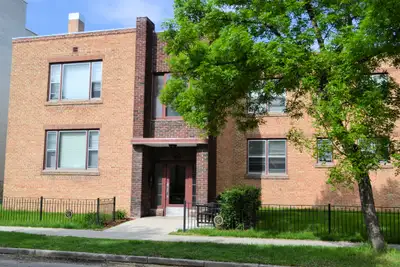 SEPT 1ST***$1079 Character 1bdrm