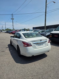 2013 Nissan Altima Year: 2013 Make: Nissan Model: Altima Mileage: 253,000 Km Transmission: Automatic... (image 2)