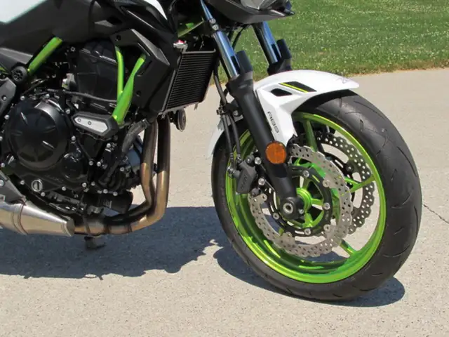 2021 Kawasaki Z650 ABS in Sport Bikes in Leamington - Image 10