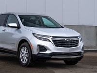 CARGET AUTOMOTIVE is thrilled to offer this 2022 CHEVROLET EQUINOX LT, a compact SUV offering a turb... (image 4)